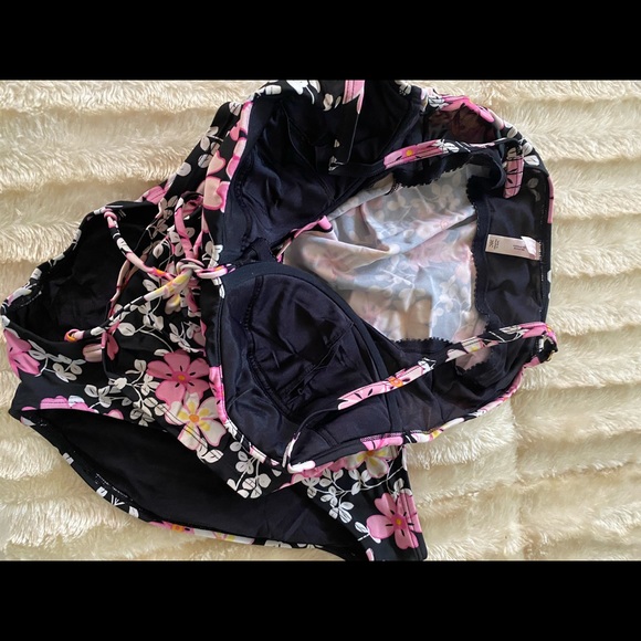 Victoria Secret Swim Set M and 36C - Picture 2 of 4